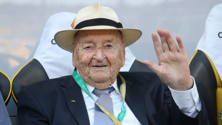 На 97 годишна възраст е починал бившият президент на Германския