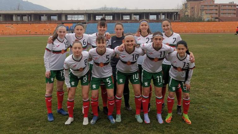 Националният тим на България за девойки до 17 г записа