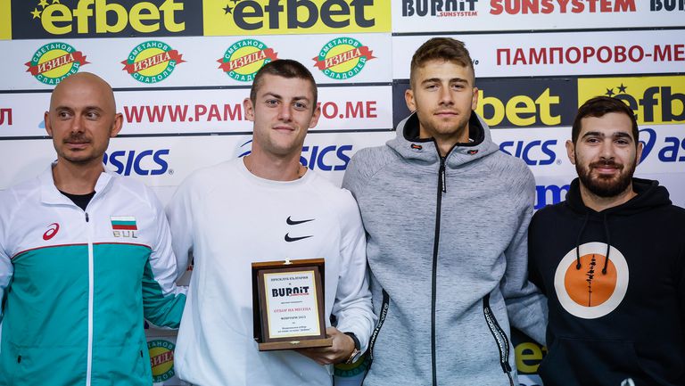 Националите на България по тенис за Купа Дейвис спечелиха убедително