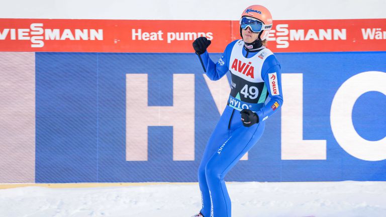 Полякът Давид Кубацки спечели състезанието от Световната купа по ски