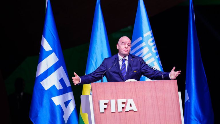 Джани Инфантино очаквано бе преизбран за президент на ФИФА и
