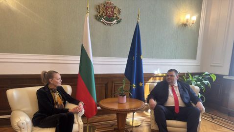 Стефка Костадинова напуска БОК, Делян Пеевски я издига за депутат