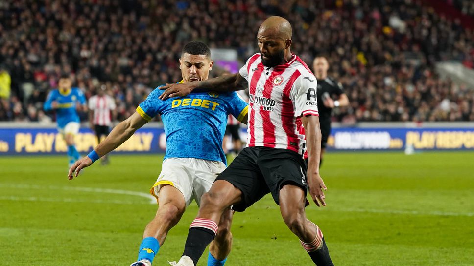 Игор Тиаго отпразнува повиквателната с гол, но Брентфорд допусна частичен обрат срещу Уулвс