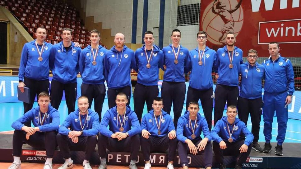 Владо Николов към волейболистите на Левски: Бронзовите медали са за тях в този луд сезон!