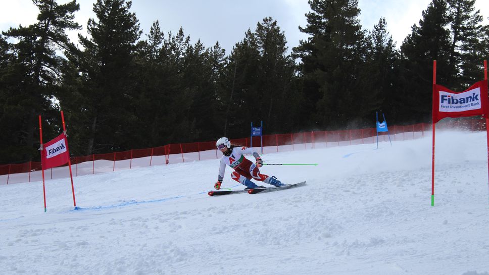 Алпийците закриха сезона с два супергигантски слалома в Банско