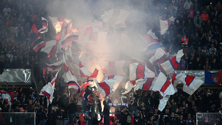  Феновете на ПСЖ не престават митинга и за дербито с Марсилия 