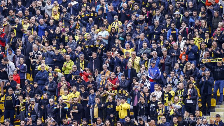  Ботев (Пловдив) пусна билети за мача със Славия 