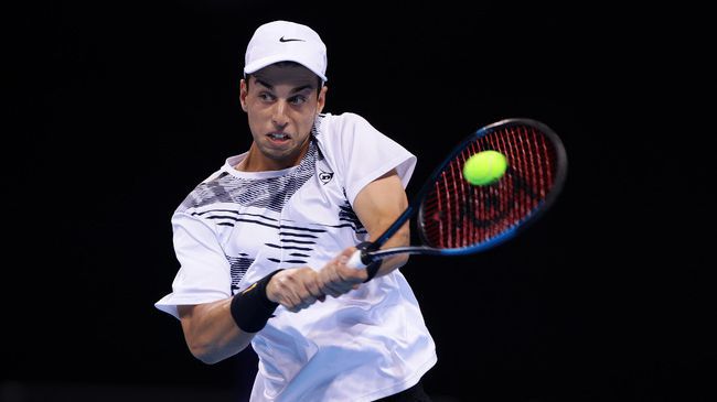 Адриан Андреев се класира за четвъртфиналите на турнира по тенис