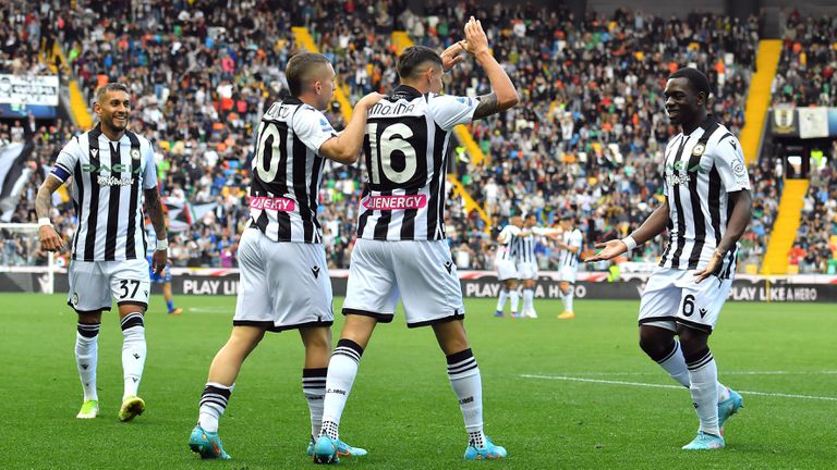 Отборът на записа убедителен домакински успех с 4 1 над в