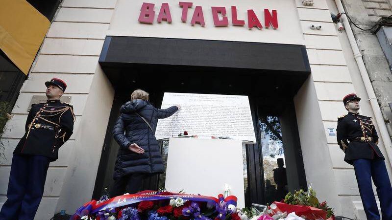 Олимпийският огън ще премине покрай окървавената от терористи парижка зала "Батаклан"