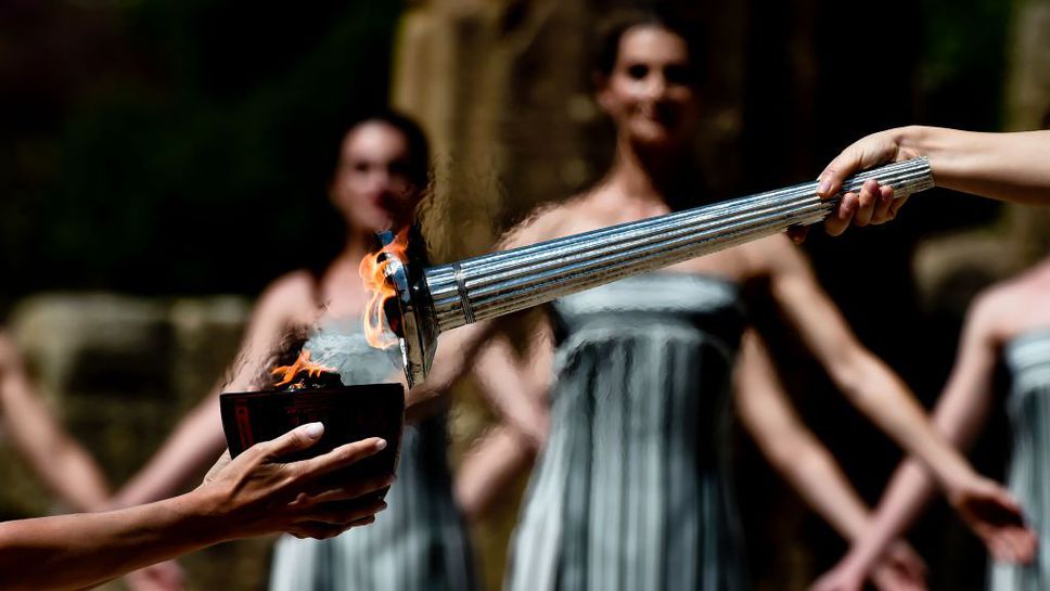Запалиха олимпийския огън с пламъка от генералната репетиция заради облачно небе в Гърция