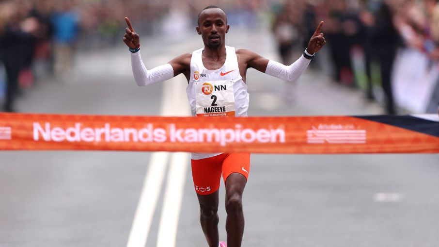 Рекорд и победа за Нагеейе на маратона в Ротердам