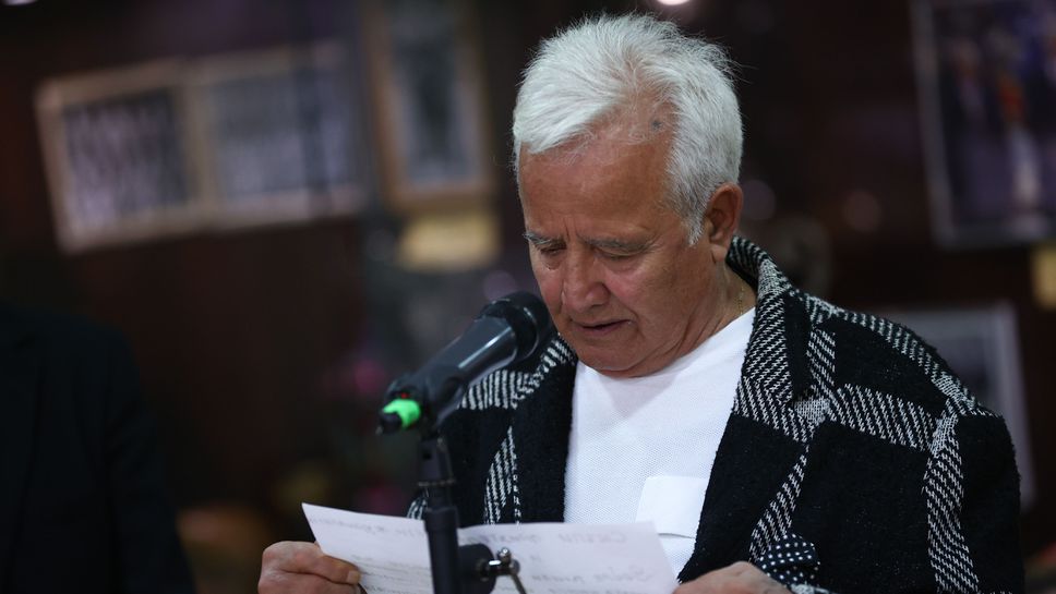 Десетки приятели близки и роднини на първия олимпийски шампион на