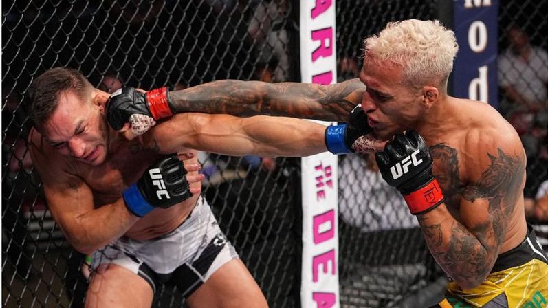 Оливейра мина през ада, за да нокаутира Чандлър във втория рунд и се окичи с титлата на Хабиб (видео) 🥊