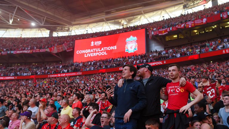  Премиерът на Англия осъди държанието на почитателите на Ливърпул 