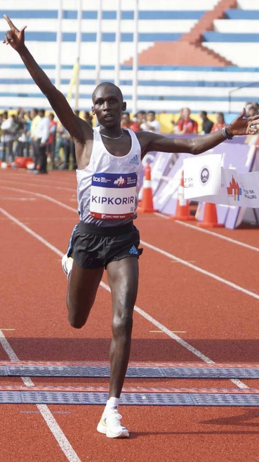 Кенийци триумфираха с рекорди на 10 км в Бенгалуру