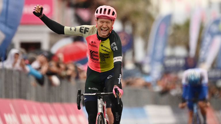 Магнус Корт Едюкейшън Изипорт спечели първата в кариерата си етапна победа