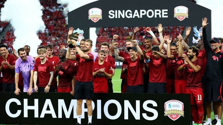 Ливърпул ще направи предсезонно турне в Сингапур за втора поредна