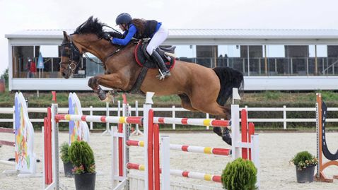 Елиза Чолакова с голям успех в конния спорт