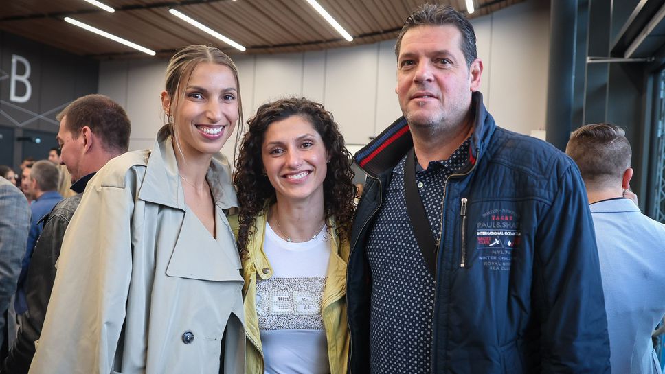 Тя притежава усмивка пред която не може да останеш безразличен