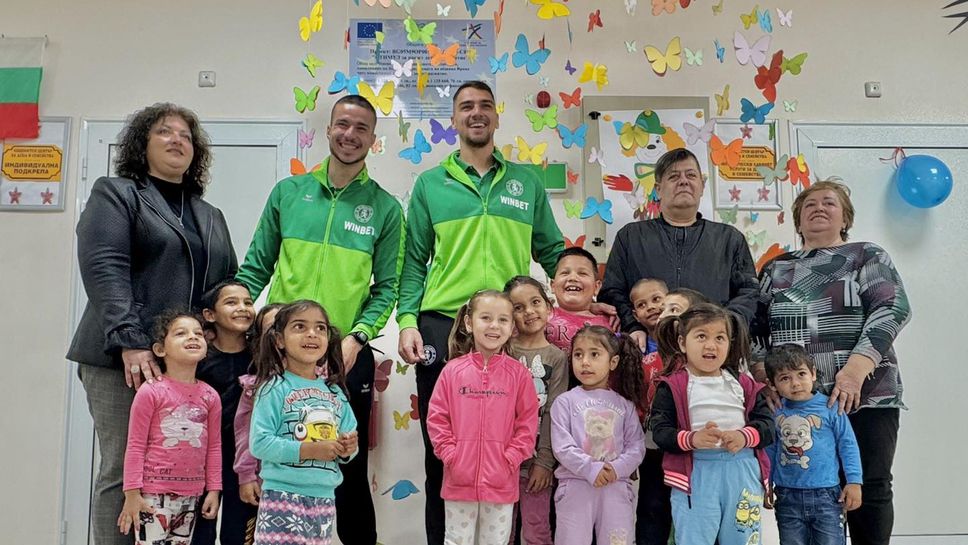 Футболистите на Ботев Враца Димитър Евтимов и Мартин Ачков се срещнаха