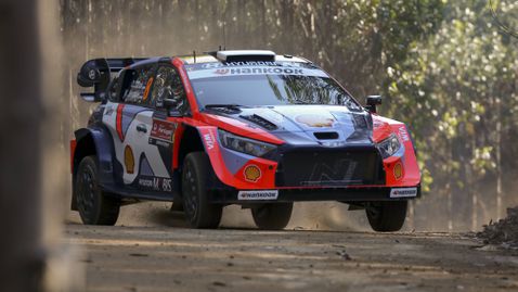  Танак поведе пред Фурмо и Ожие в Португалия, Еванс предстоящо изостана 