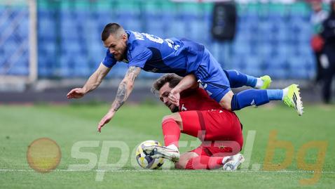 Левски 1:0 ЦСКА, "сините" поведоха след груба грешка на Лапоухов
