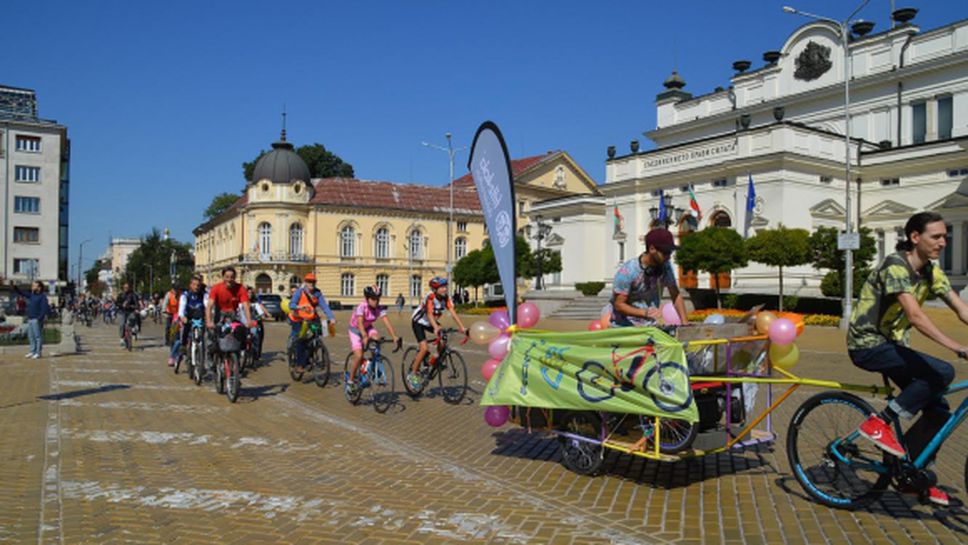 Карнавално велошествие оцвети столицата и се сля с Extreme Fest на София2018