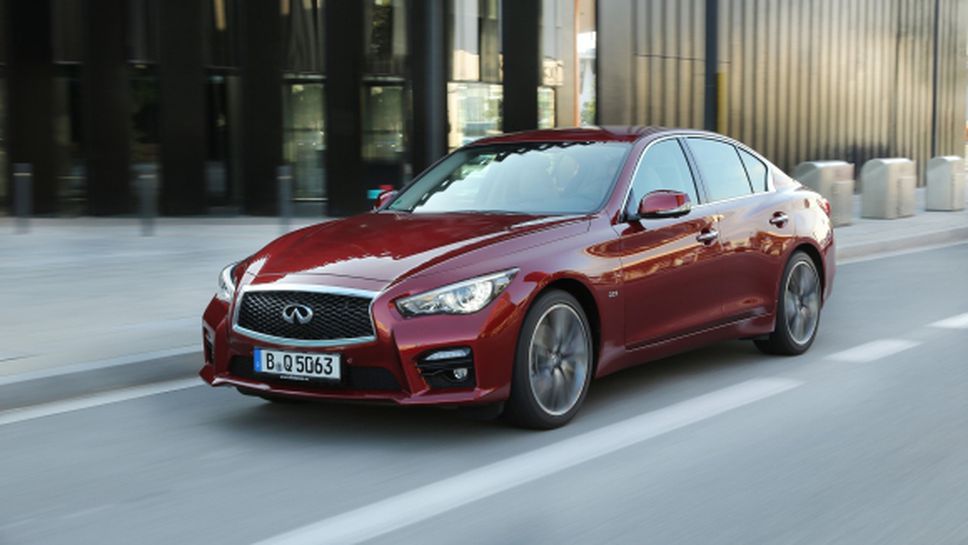 Обновяване на дизайна и технологията на 2017 INFINITI Q50