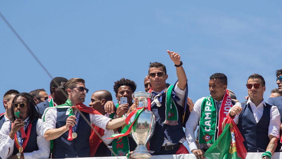 Роналдо и Санчес се завръщат в състава на Португалия