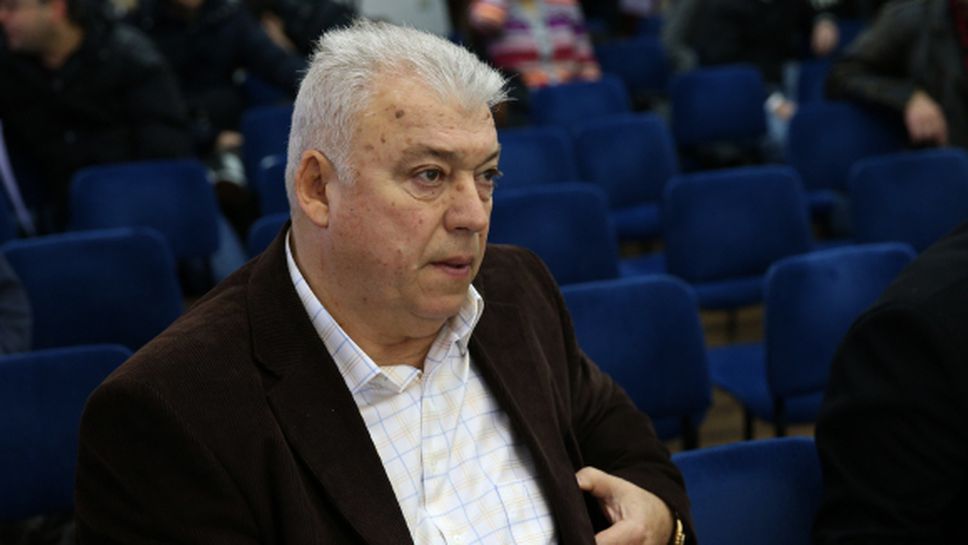 Христо Бонев дари 100 кашона с лакомства за малките пациенти на пловдивска болница