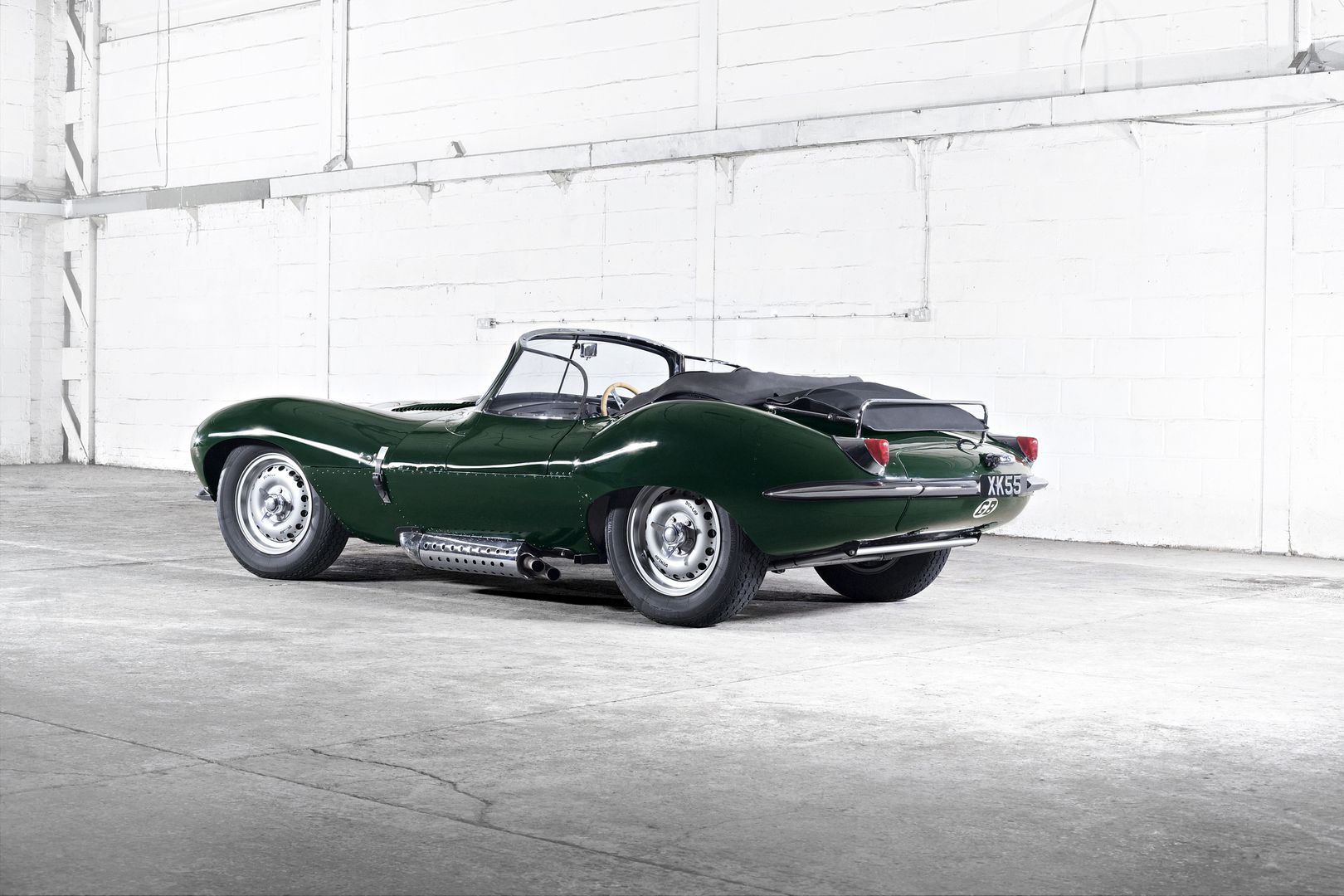 Jaguar връщат XKSS - колата на Стив Маккуин (Видео)