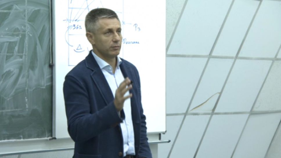 Радостин Стойчев изнесе лекция на студенти в НСА (СНИМКИ)