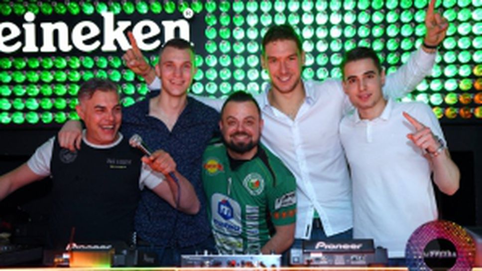 Шампионите от Добруджа взривиха нощен Добрич