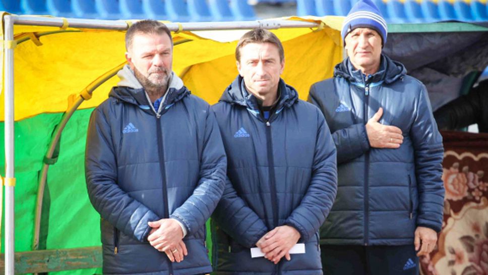 Шест отбора искат за треньор Стойчо Младенов