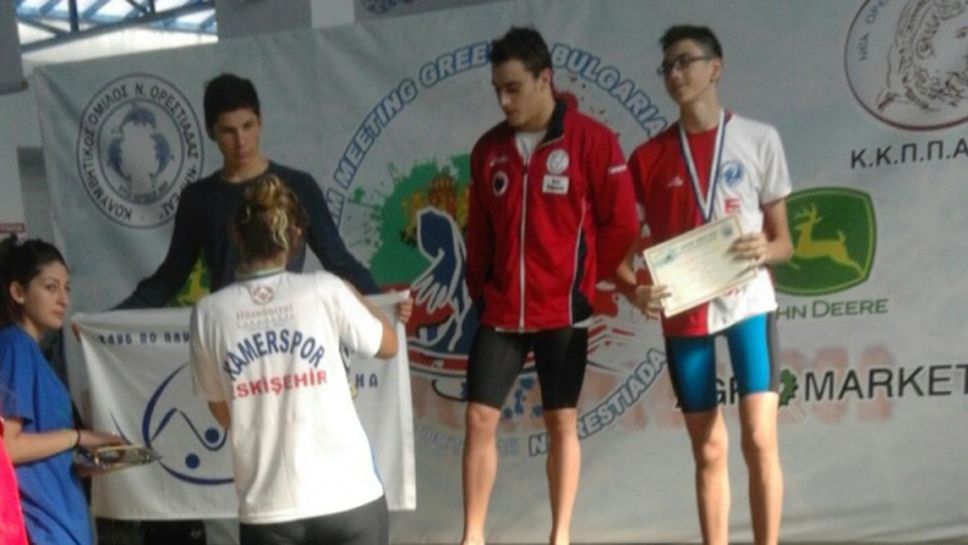 Иван Алмаджиев с 4 златни медала от тристранен турнир в Гърция