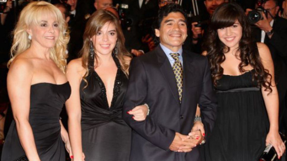 Марадона се изпокара със семейството