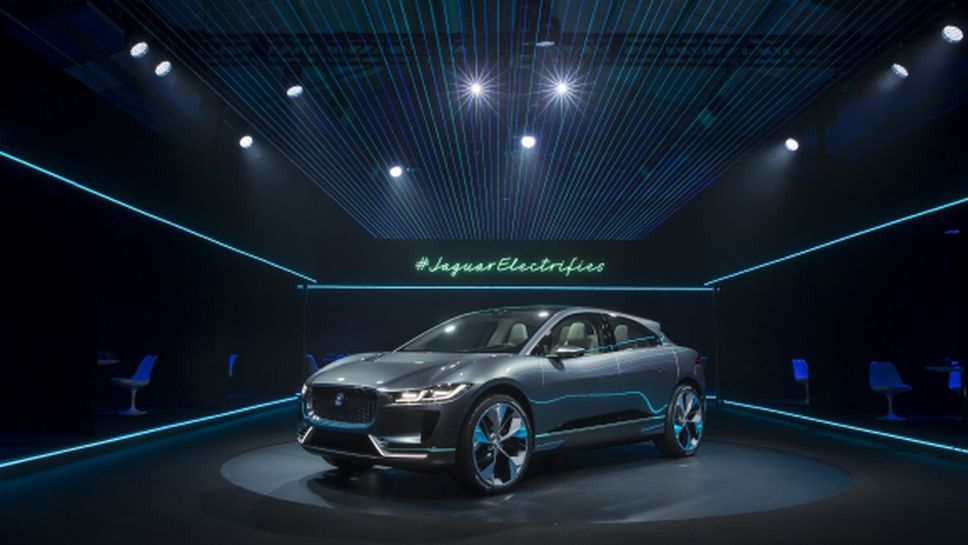 Jaguar представя концептуалния електрически SUV I-PACE (Снимки и видео)