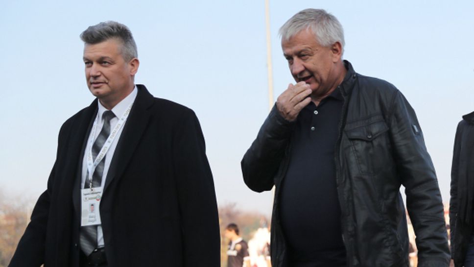 Скандал на "Лаута": Крушарски спаси национал от линч
