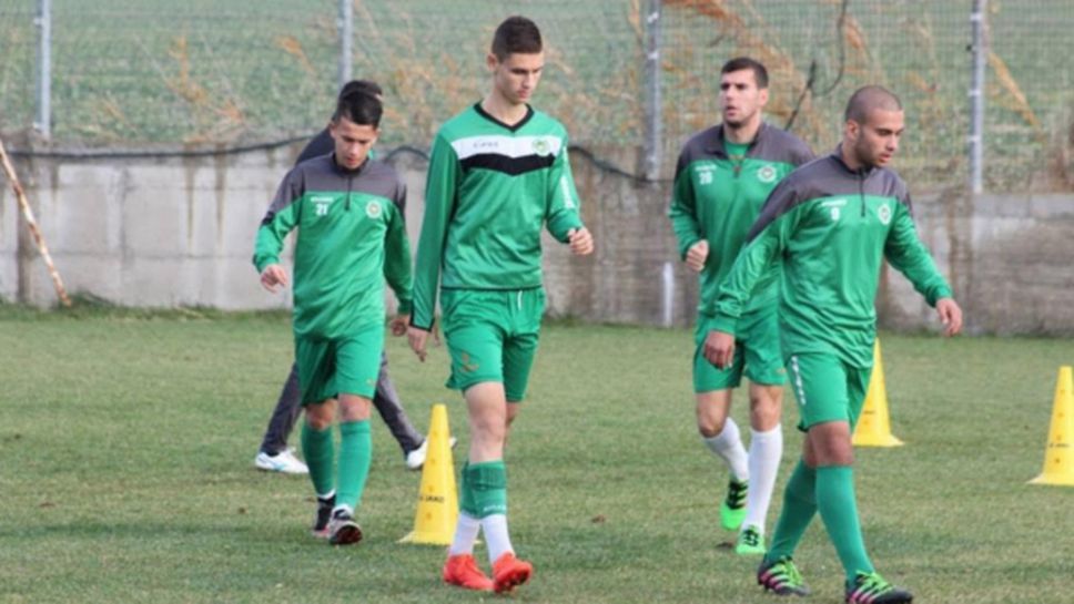 Христо Янев взе 17-годишен за мача с Дунав