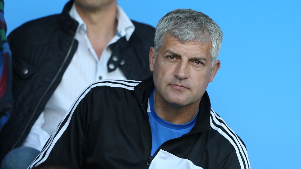 Фара ще сменя става