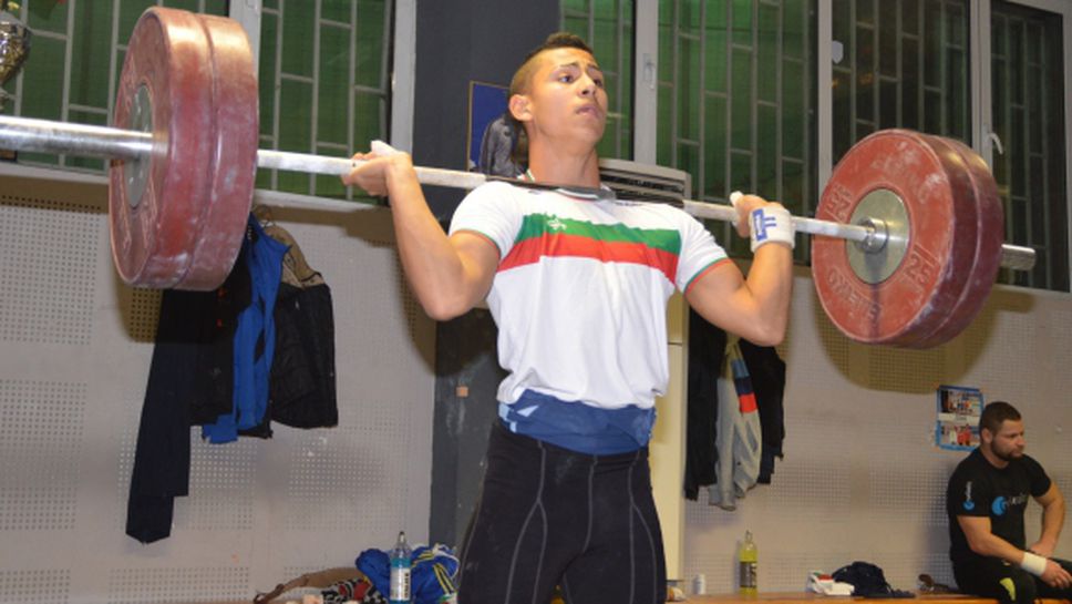 Медалистите ни от еврошампионата по вдигане на тежести се завръщат днес