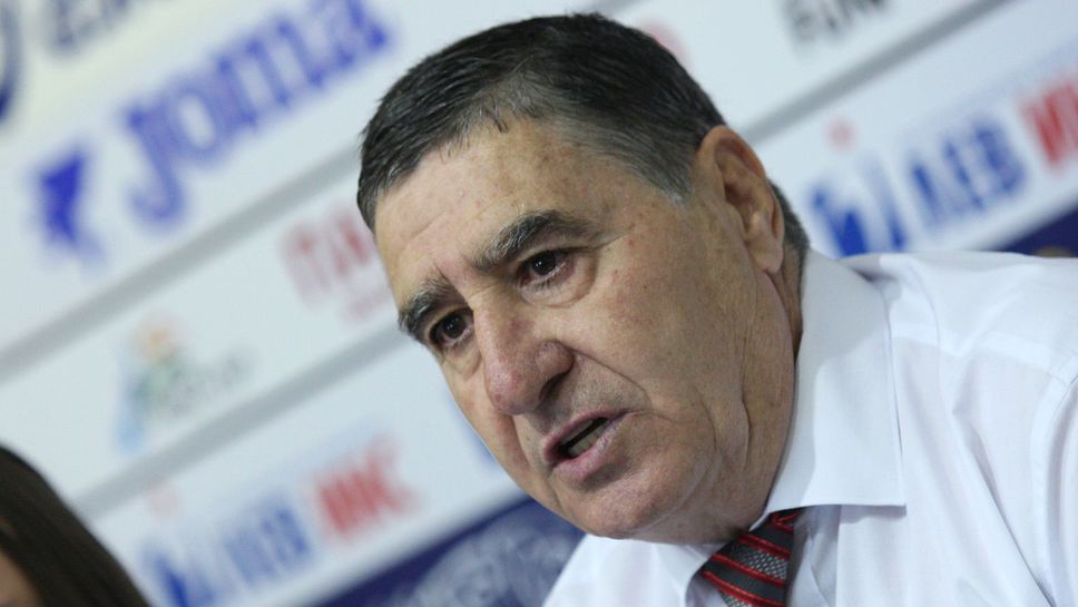 Президентът на БФ Скокове на батут Стоян Димитров вече е почетен член на ФИГ