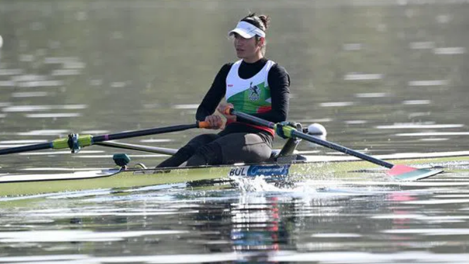 Десислава Ангелова се класира за репешажите на единично скул на Световната купа по гребане в Познан