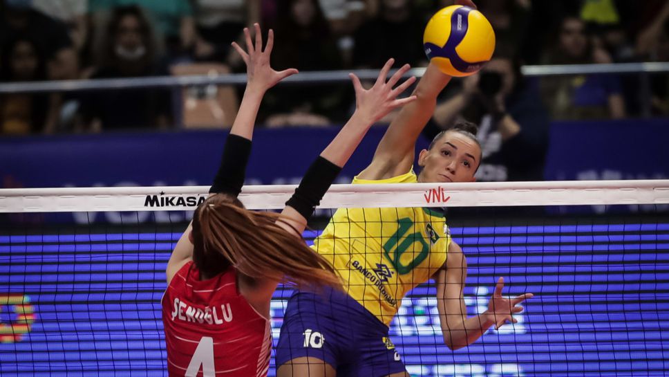 “Селесао” обърна Турция в Бразилия