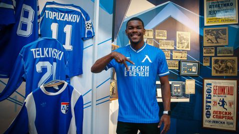  Роналдо: Няма да ми е елементарно тук, само че ще нося фланелката на Левски с огромно достолепие 