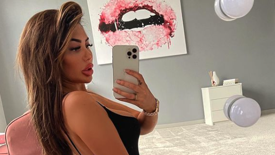 Риалити звезда позира като тигрица