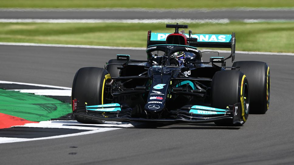 Хамилтън е прекарал петъчната сутрин в симулатора на Мерцедес