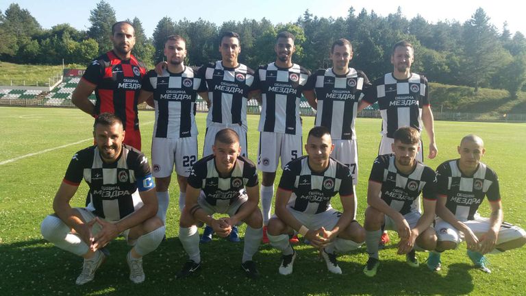 Локомотив Мездра играе във Велико Търново срещу втория отбор на