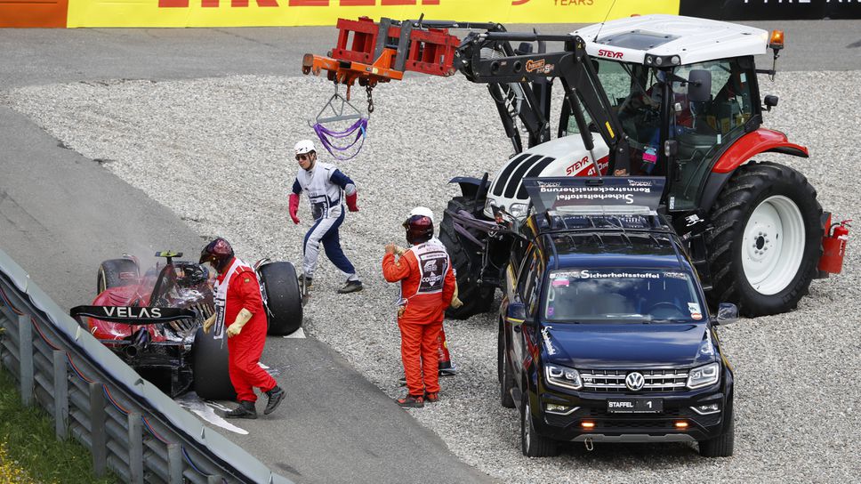 Маршалите на Гран При на Австрия се защитиха след критиките от страна на Сайнц